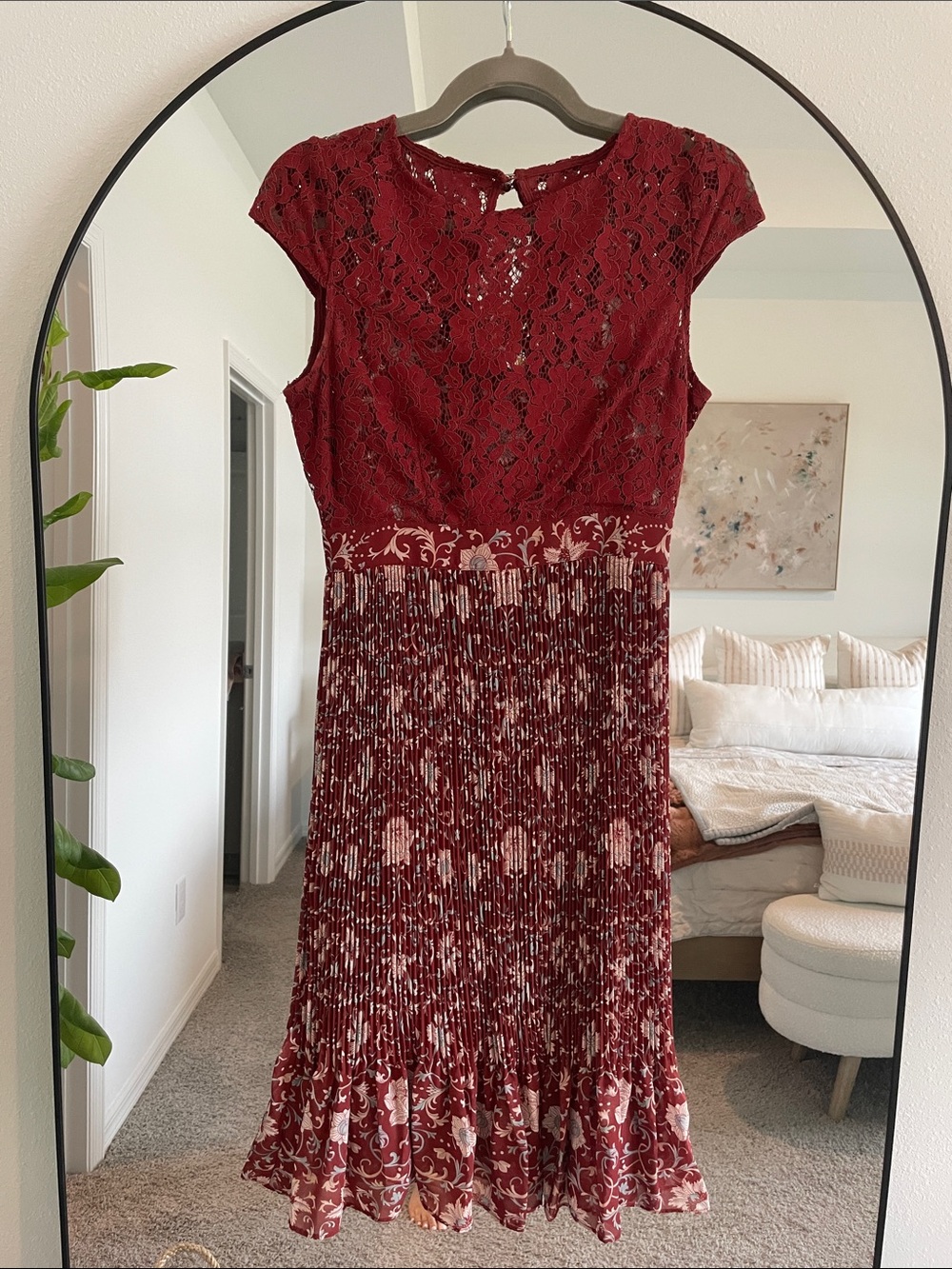 Red Lace & Pleated Floral Midi Dress - Brand Unspecified